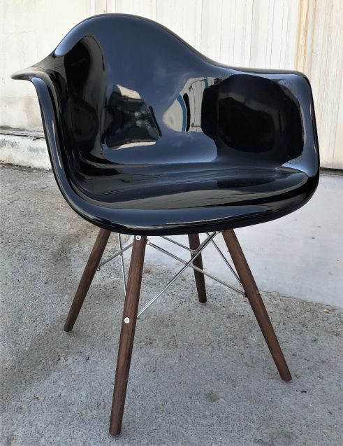 DINING CHAIR CH7191 BLACK GLOSS WITH WALNUT LEGS STAINLESS STEEL